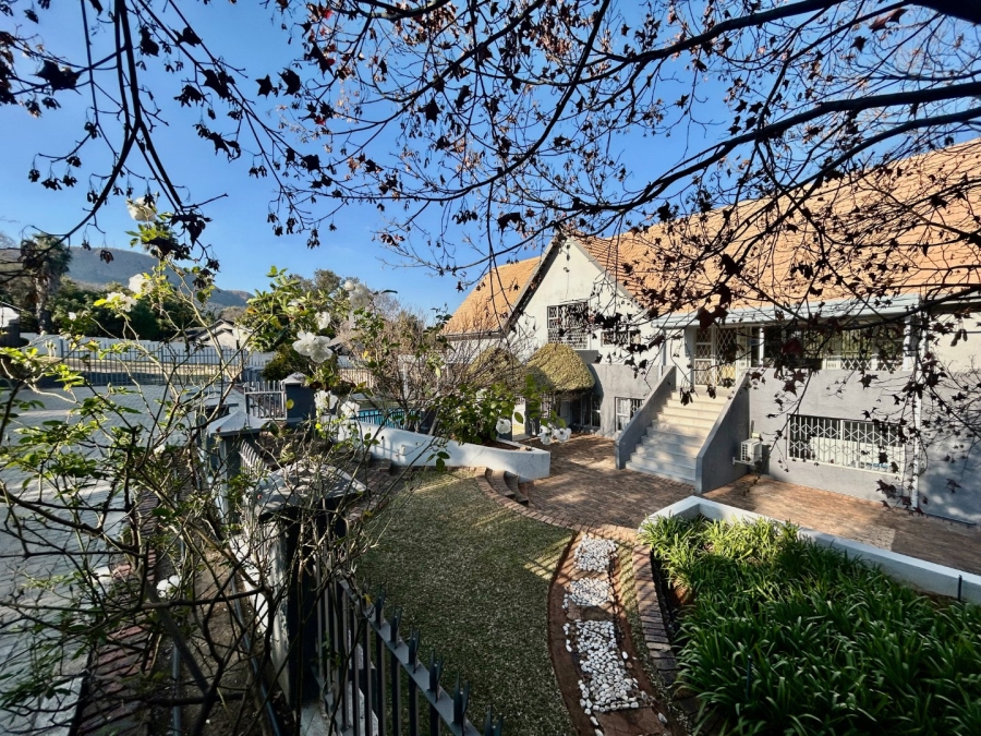 6 Bedroom Property for Sale in Schoemansville North West